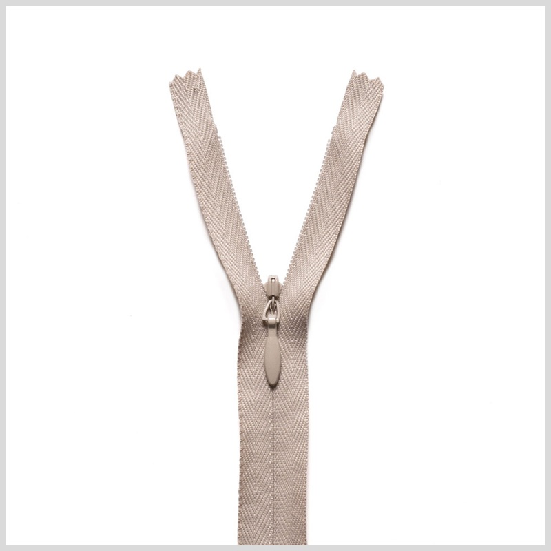 Invisible Zipper 24″ by YKK – 085 Beige
