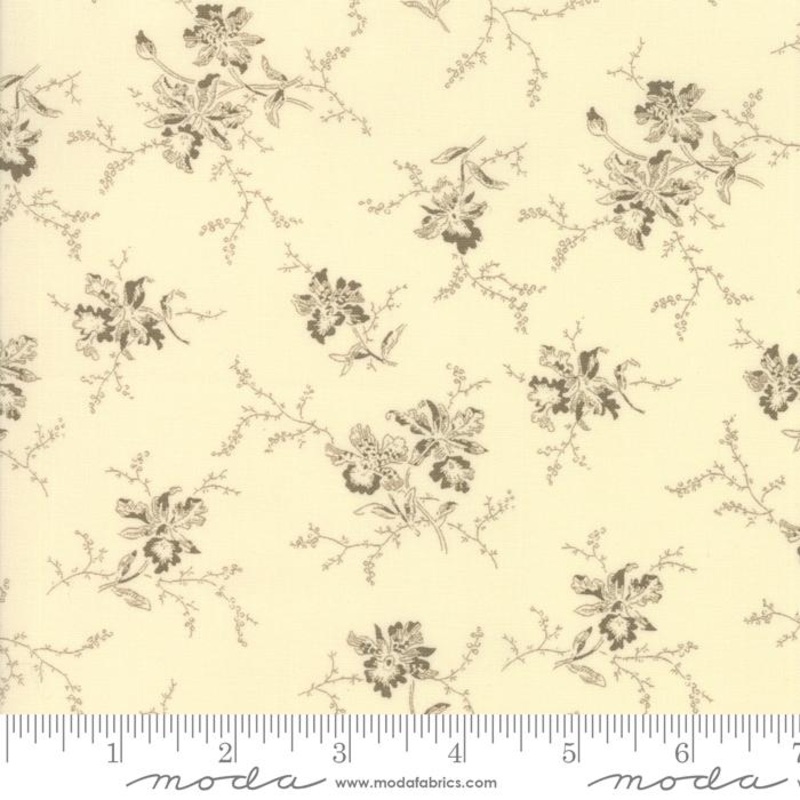 CLEARANCE – Nancys Needle – Light Cream531602-12 – Light Cream Floral