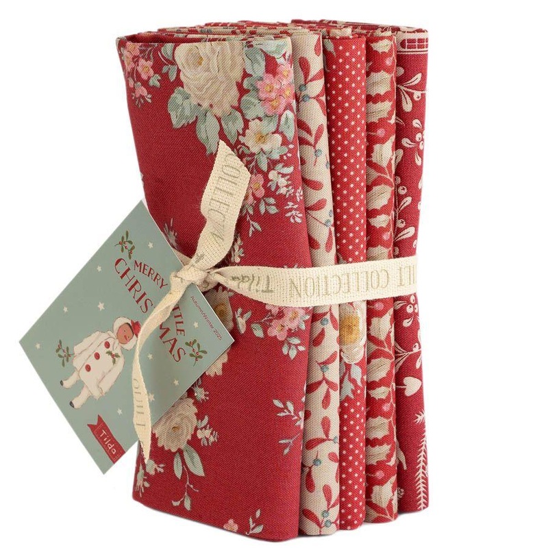 Merry Little Christmas  – Tilda – Fat Quarter Bundle – RED – 5 pieces – 19.5″ x 21″ each