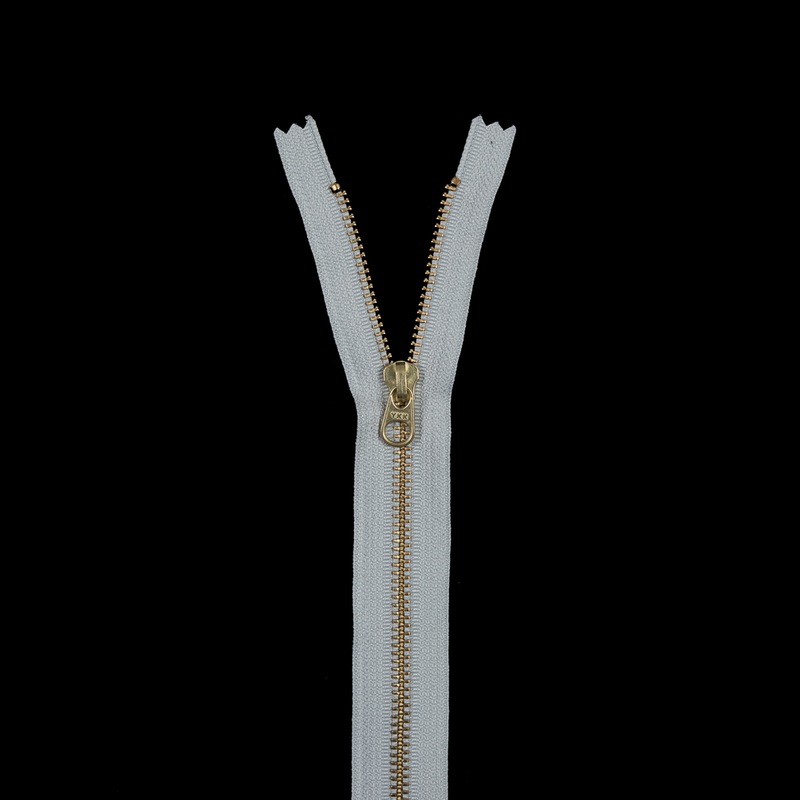 Metal Closed Bottom Zipper with Gold Teeth 9″ – Light Gray