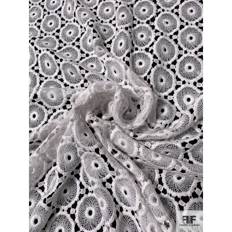 Circle Medallion Guipure Lace – White Fabric by the Yard
