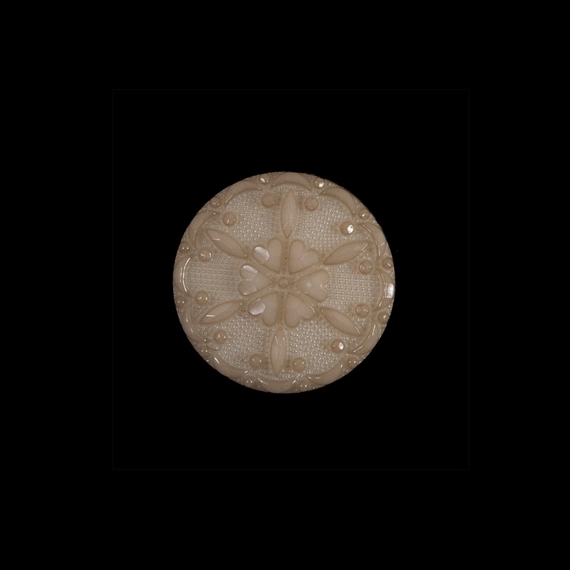 Ivory Cream Textured Floral Shank-Back Button – 24L/15mm