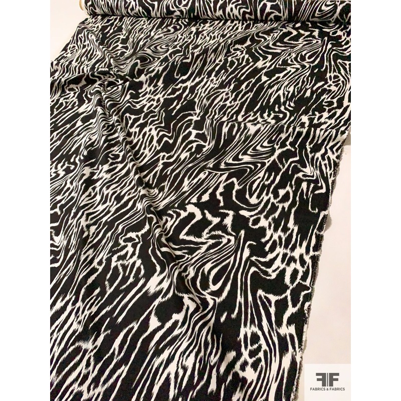 Wavy Animal-Like Pattern Printed Lightweight Cotton Sateen – Black / Off-White Fabric by the Yard