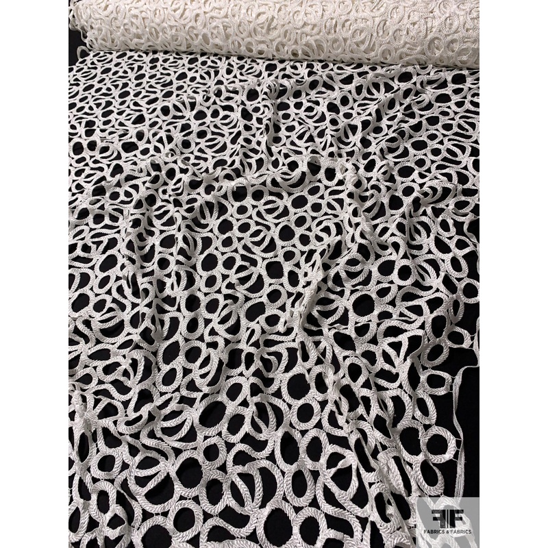 Circle Swirl Guipure Lace – Light Ivory Fabric by the Yard